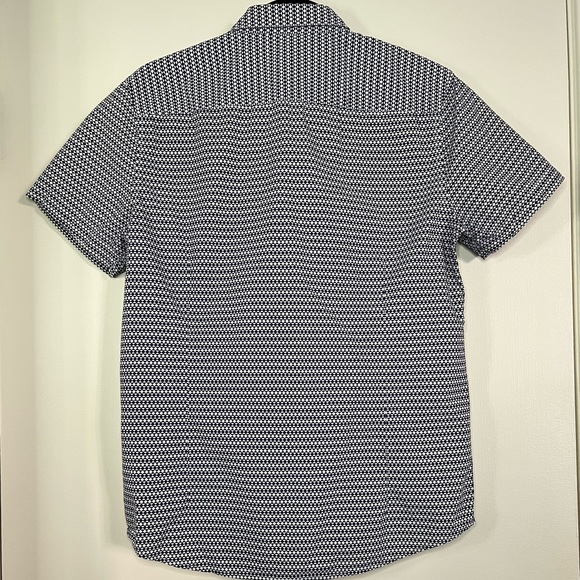 Forever 21 Men’s Button Up Shirt! - Picture 2 of 3